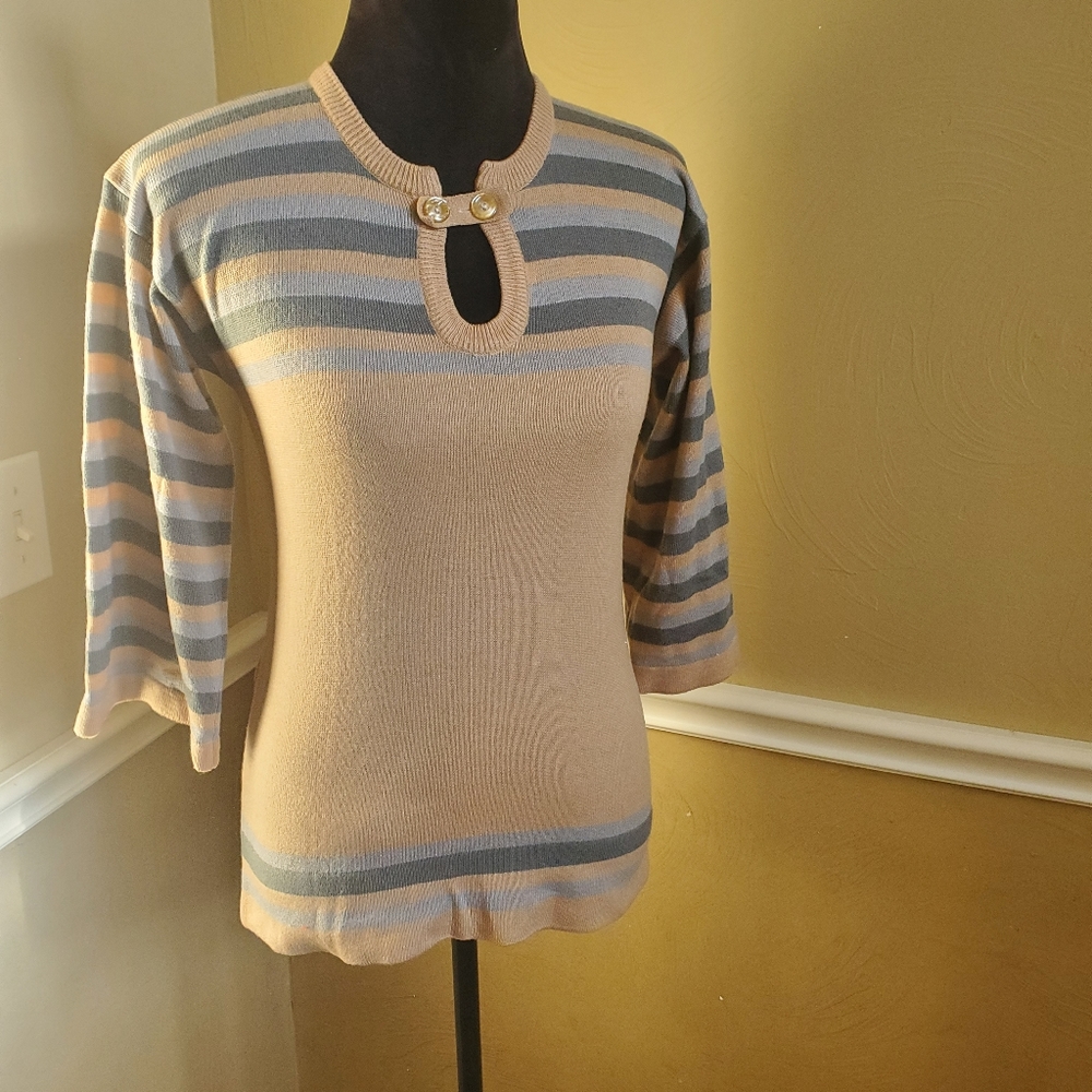 Vintage key hole top